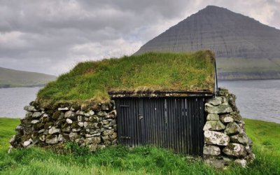 A traditional opnahjallur